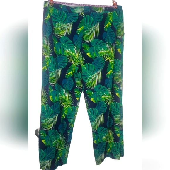 D & Co Beach, Gorgeous & Vibrant, Pull-On Wide Leg with side slits. 2XT - Picture 2 of 11